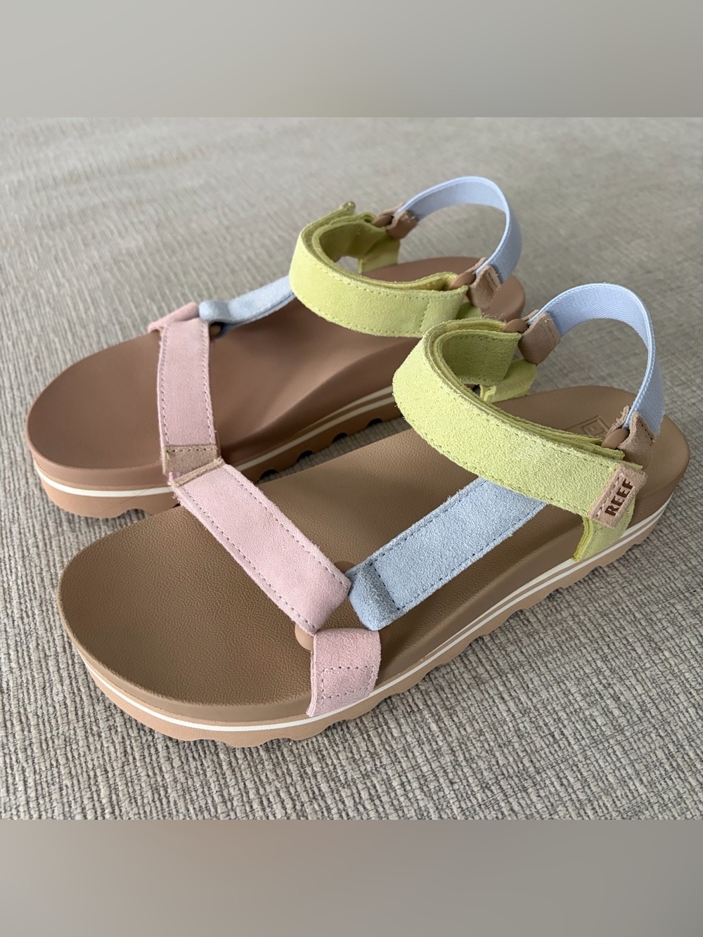 NWT Reef Rem-Hi platform sandal